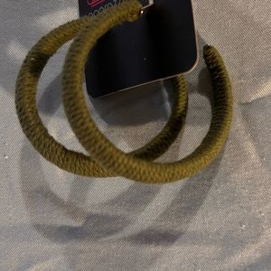 Green woven earrings